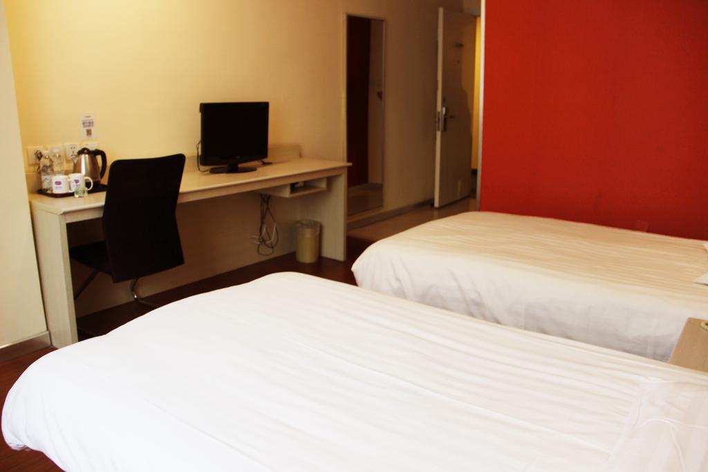 Hanting Express Shenyang Longemont Square Room photo